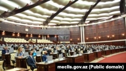 Milli Məclis (Arxiv foro, mənbə VOA)