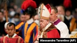Le pape François dans la basilique Saint-Pierre au Vatican, le 29 juin 2022.