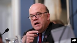 美国众议院规则委员会主席麦戈文参加国会骚乱的调查听证（2022年4月4日）