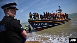 Wasu Bakin Haure Da Yan Sanda Suka Kama A Birtaniya. 