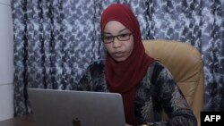 Interview, montage, présentation: à Bilan Media, les six journalistes femmes, toutes passées auparavant par des médias locaux, s'occupent de tout.