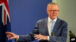 PM Australia Anthony Albanese dalam konferensi pers di Sydney, Australia, 10 Juni 2022. (Foto AP/Mark Baker)