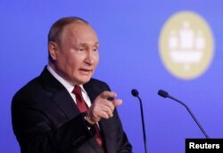 UKRAINE-CRISIS/PUTIN-SPEECH