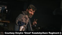 Arhiva - Jedan od ukrajinskih boraca koji su branili čeličanu u Marijupolju pre nego što se predali ruskim snagama.