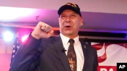 Doug Mastriano gjatë festës për fitoren e tij në zgjedhjet paraprake (17 maj 2022)