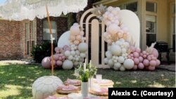 ງານລ້ຽງຢູ່ທີ່ເຮືອນຂອງລູກຄ້າຜູ້ນຶ່ງ ເຊິ່ງອອກແບບ ແລະຈັດເອໂດຍ ອາເລັກຊິສ.