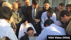  لومړي مرستیال جنرال عبدالرشید دوستم ځانمرګو بریدونو له قربانیانو سره د وینې مرسته وکړه