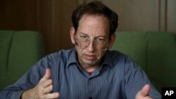 북한에 억류 중인 미국인 3명 중 한 명인 제프리 에드워드 파울 씨가 지난달 1일 평양에서 외국 언론들과 인터뷰했다. 파울씨는 21일 전격 석방됐다.