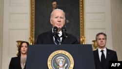 조 바이든 미국 대통령을 중심으로 화면 좌측에 카멀라 해리스 부통령, 우측에 토니 블링컨 국무장관이 서 있다 (자료사진)