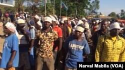 Des membres d’une ancienne milice de la province du haut Katanga, 11 octobre 2016.VOA / Narval Mabila
