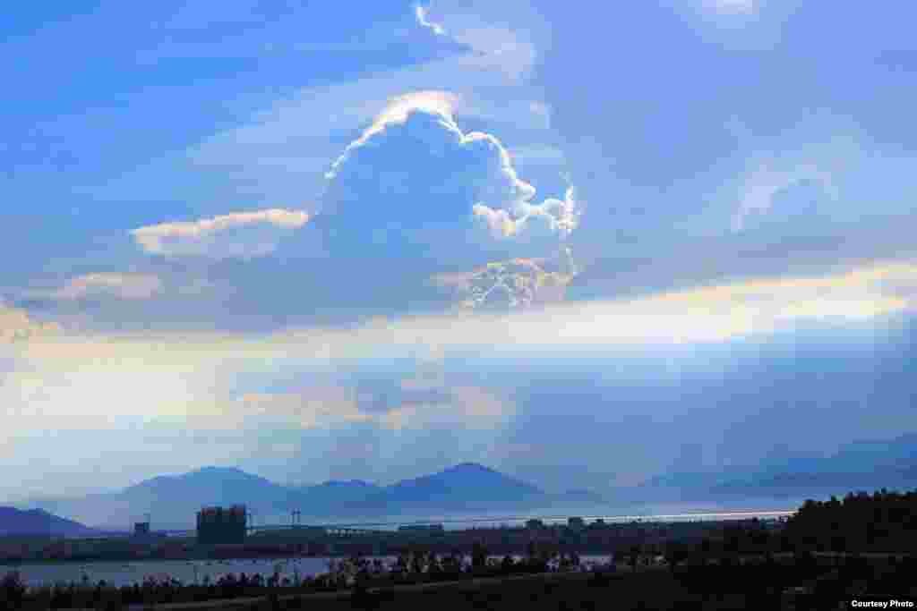 Suatu sore hari yang cerah di kota Da Nang, Vitenam. 