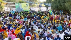 “Ljudi žele demokratiju. Oni vole teoriju o tome. Ali kada vide da se to zaista odigrava, to ne ispunjava njihova očekivanja.”