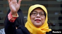 Halimah Yacob, perempuan etnis Melayu berusia 63 tahun, hari Rabu (13/9) akan ditetapkan menjadi presiden Singapura. 