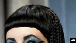 Elizabeth Taylor katika mchezo wa Cleopatra.