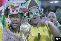 举世一片足球热 南非球迷最当先