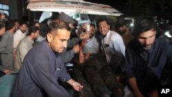 په چاودنو کې ډیری وژل شوي او ټپي شوي د پولیسو غړي دي. 