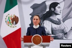 Meksika rahbari Klaudiya Sheynbaum Mexiko shahrida so'zlamoqda, 3-fevral, 2025,