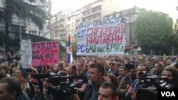 Protest "1 od 5 miliona - Svi kao jedan" u Beogradu, 20 aprila 2019. (Foto: Rade Ranković, VOA)