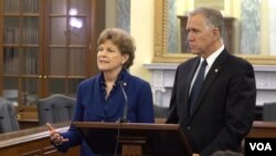 სენატორები ჯინ შაჰინი (დემოკრატი) და ტომ ტილისი (რესპუბლიკელი)