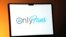 ILUSTRASI - Logo OnlyFans terlihat di monitor komputer di St. Louis, 7 Desember 2023. (Jeff Roberson/AP)