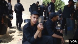 Outside Maadi Constitutional Courthouse