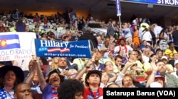 More supporters and delegates cheering early in the fourth night of the Democratic National Convention in Philadelphia, July 28, 2016. (Satarupa Barua/VOA)