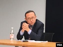 澳门大学全球与公共事务研究所所长王建伟(美国之音钟辰芳拍摄)