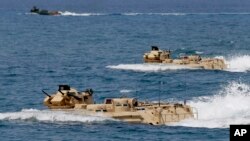 美国和菲律宾军队在南中国海上举行军事演习（2015年4月21日）