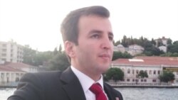 "İran dövləti türkcə əsərlərə senzura tətbiq edərək eybəcər bir dil ortaya çıxarmaq istəyir"