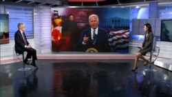 존 볼튼 전 백악관 국가안보보좌관(왼쪽)이 VOA 한국어 방송 '워싱턴 톡' 김영교 진행자의 질문에 답하고 있다. 볼튼 전 보좌관의 전체 인터뷰 내용은 한국 시간 10일(토) 오후 9시 VOA 한국어 방송 웹과 YouTube, Facebook의 '워싱턴 톡'에서 볼 수 있다.