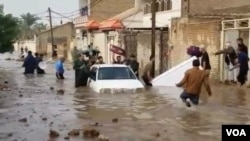 عکسی از آب‌گرفتگی خیابانی در اهواز. ارسالی به صدای آمریکا