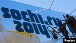Persiapan menyambut Olimpiade Musim Dingin 2013 di kota Sochi, Rusia,25 Oktober 2013 (Foto: dok).