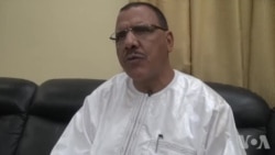 Bazoum reconnait un usage excessif de la force contre les étudiants au Niger (vidéo)