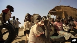South Sudanese children at Andalus camp during visit by UN High Commissioner for Refugees, Jan. 12, 2012.