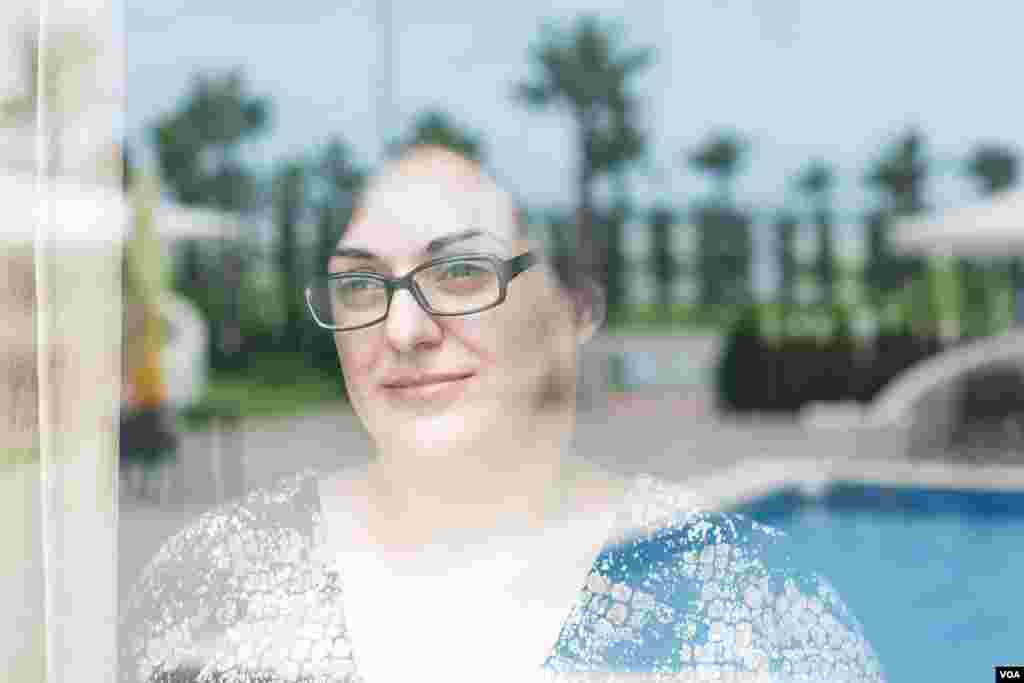 Shorena Uchaneishivili, manager of the Hotel Anaklia, says the new government continues to invest to clean up water pollution and protect the sandy beaches of Anaklia. (V. Undritz for VOA)