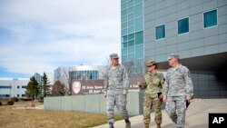 Le Commandement de la défense spatiale et antimissile de l'armée américaine/Commandement stratégique des forces de l'armée à la base aérienne Peterson à Colorado Springs, Colorado, le 14 novembre 2017 (Sgt. Zach Sheely/Garde nationale américaine via AP)