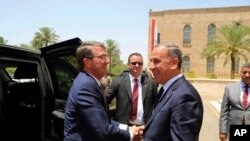 თავდაცვის მდივანი ეშ კარტერი და ერაყის თავდაცვის მინისტრი ჰალედ ალ-ობაიდი