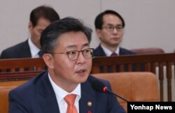 홍용표 한국 통일부 장관. (자료사진)