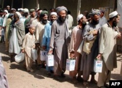 Klinton: Pokiston terrorga qarshi kurashda ishonchni oqlamayapti