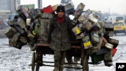 سیگار می گوید که عدم موجودیت یک راهکار جامع به خاطر فقر زدایی سبب شد تا با وجود رشد اقتصادی افغانستان نتواند فقر و بیکاری را در این کشور کاهش بدهد.