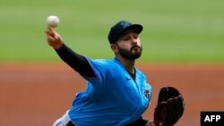 투구하고 있는 마이애미 말린스의 파블로 로페스 말린스 선수. (자료사진)