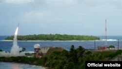 지난해 10월 태평양 마샬군도의 미군 미사일 기지에서 THAAD 고고도 요격 미사일을 발사하고 있다.