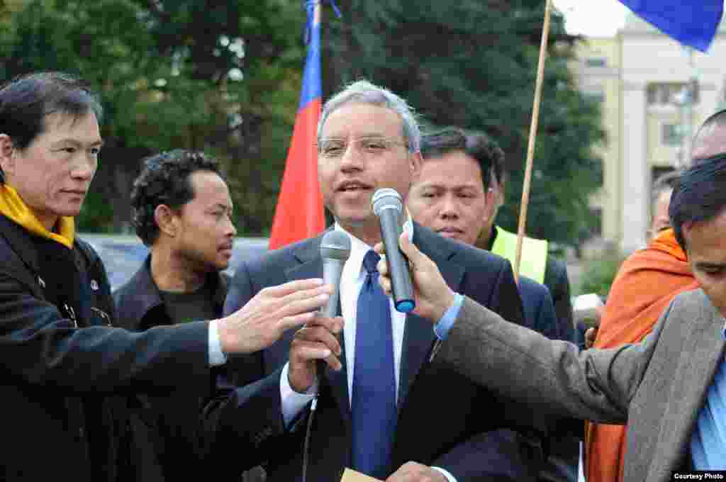 UN&rsquo;s human rights envoy to Cambodia, Surya Subedi, delivered his latest report on Cambodia. (Photo courtesy of SRP France)