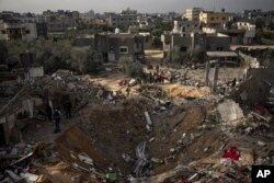 สภาพความเสียหายในเขตราฟาห์ของกาซ่า ที่ติดกับพรมแดนอียิปต์ เมื่อวันที่ 12 ธ.ค. 2566