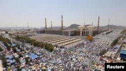 Maniyatta suna saukowa daga Arafa