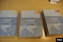 容安澜台海两岸关系评论集“从对立到合作”出版(美国之音钟辰芳拍摄)