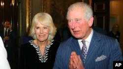 Pangeran Charles dan istrinya, Camilla, di London, 9 Maret 2020. (Foto: dok).