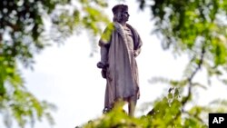 ARHIVA - Spomenik italijanskom moreplovcu i istraživaču Kristoferu Kolumbu u Njujorku 