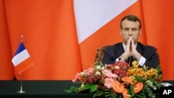 លោកប្រធានាធិបតី​បារាំង​​​​ Emmanuel Macron ចូល​រួម​សន្និសីទ​សារព័ត៌មាន​​ជាមួយ​នឹងប្រធានាធិបតី​ចិន Xi Jinping នៅ​សាលប្រជាជន​ចិន​ក្នុង​ទីក្រុង​ប៉េកាំង​ កាលពី​ថ្ងៃទី​០៦ ខែវិច្ឆិកា ឆ្នាំ២០០១៩។