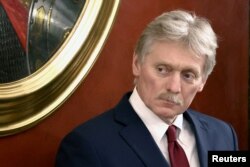 Juru bicara Kremlin Dmitry Peskov menghadiri konferensi pers Presiden Rusia Vladimir Putin usai pertemuan Dewan Negara tentang Kebijakan Pemuda di Moskow, Rusia, 22 Desember 2022. (Foto: Sputnik/Valeriy Sharifulin/Pool via REUTERS)